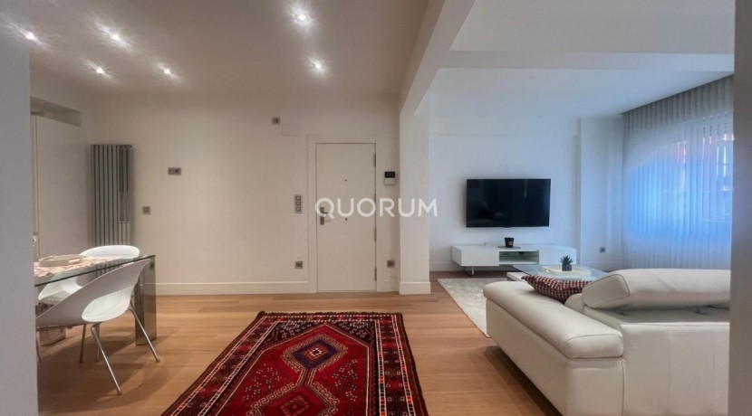 Moderna vivienda equipada para temporada en el centro