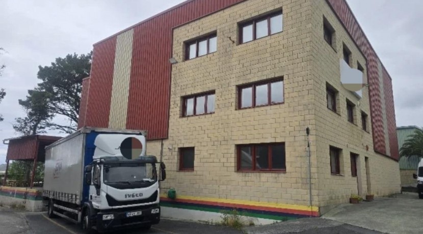 Nave en El Campillo, Abanto Zierbena