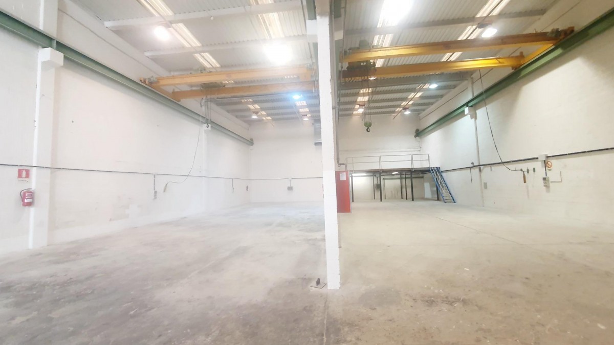 Nave industrial en Loiu, polígono Larrondo
