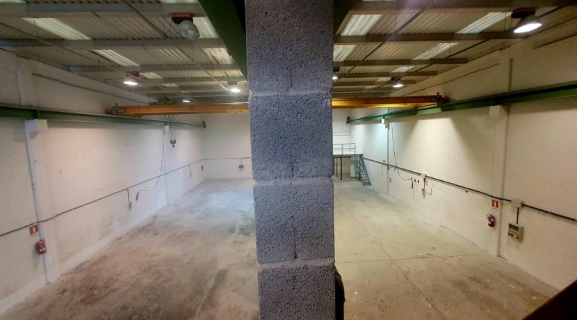 Nave industrial en Loiu, polígono Larrondo
