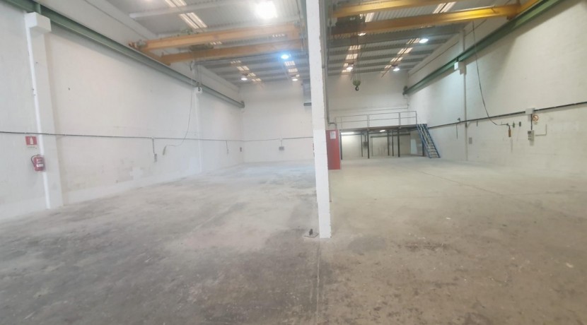 Nave industrial en Loiu, polígono Larrondo