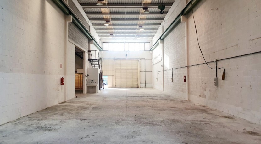 Nave industrial en Loiu, polígono Larrondo