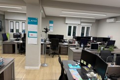 Oficina gran tamaño edificio clásico