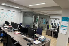 Oficina gran tamaño edificio clásico