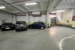 Parcela de Garaje Con Buena Maniobra Para Coche Mediano en Zona Ariz