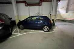 Parcela de Garaje Con Buena Maniobra Para Coche Mediano en Zona Ariz
