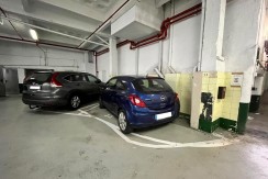 Parcela de Garaje Con Buena Maniobra Para Coche Mediano en Zona Ariz