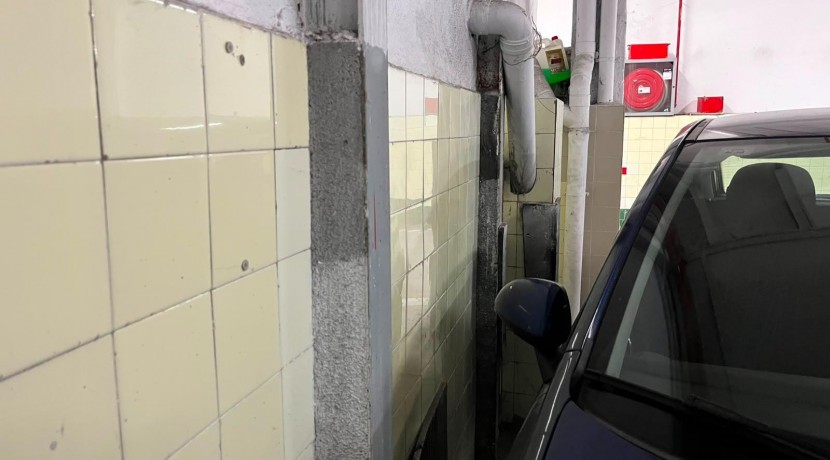 Parcela de Garaje Con Buena Maniobra Para Coche Mediano en Zona Ariz