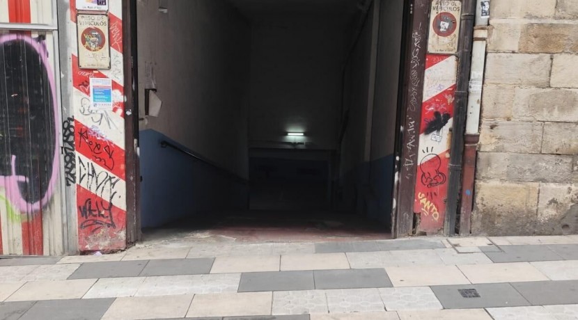 Parcela De Garaje En Alquiler Para Moto En Iturralde