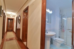 Pisazo Con Ascensor Cota 0 De 4 Habitaciones Con 2 Garajes Y 2 Trasteros En Bizkai Kalea