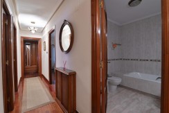 Pisazo Con Ascensor Cota 0 De 4 Habitaciones Con 2 Garajes Y 2 Trasteros En Bizkai Kalea