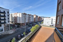 Pisazo Con Ascensor Cota 0 De 4 Habitaciones Con 2 Garajes Y 2 Trasteros En Bizkai Kalea