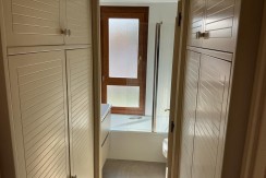 Pisazo En El Centro Con Ascensor Cota 0 De 3 Habitaciones, Garaje Y Trastero