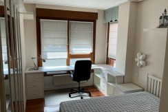 Pisazo En El Centro Con Ascensor Cota 0 De 3 Habitaciones, Garaje Y Trastero