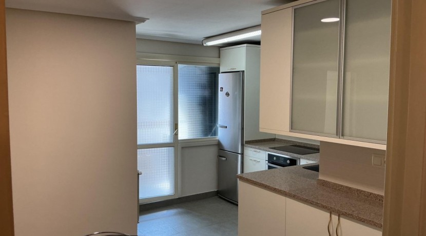 Pisazo En El Centro Con Ascensor Cota 0 De 3 Habitaciones, Garaje Y Trastero