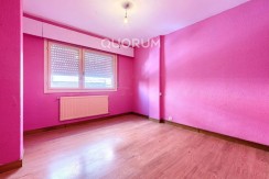 Piso Amplio y Luminoso De 3 Dorm. con TERRAZA y Balcón y Ascensor Cota 0 y Trastero En Zona Centro