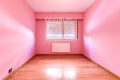 Piso Amplio y Luminoso De 3 Dorm. con TERRAZA y Balcón y Ascensor Cota 0 y Trastero En Zona Centro