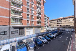 Piso Amplio y Luminoso De 3 Dorm. con TERRAZA y Balcón y Ascensor Cota 0 y Trastero En Zona Centro