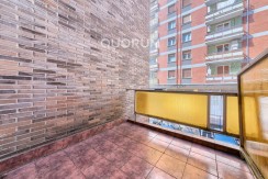 Piso Amplio y Luminoso De 3 Dorm. con TERRAZA y Balcón y Ascensor Cota 0 y Trastero En Zona Centro