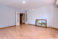 Piso Amplio y Luminoso De 3 Dorm. con TERRAZA y Balcón y Ascensor Cota 0 y Trastero En Zona Centro