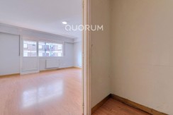 Piso Amplio y Luminoso De 3 Dorm. con TERRAZA y Balcón y Ascensor Cota 0 y Trastero En Zona Centro