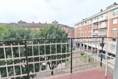 Piso Con Ascensor De 2 Habitaciones, Balcón Y Camarote En El Centro De Usansolo