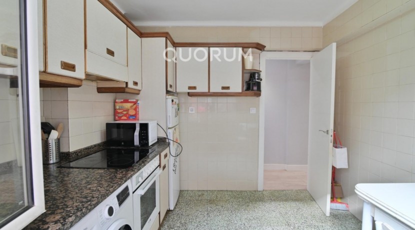 Piso Con Ascensor De 2 Habitaciones, Balcón Y Camarote En El Centro De Usansolo
