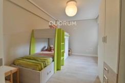 Piso Con Ascensor De 2 Habitaciones, Balcón Y Camarote En El Centro De Usansolo