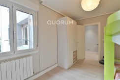Piso Con Ascensor De 2 Habitaciones, Balcón Y Camarote En El Centro De Usansolo