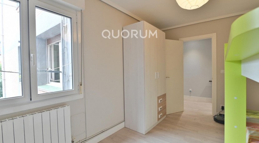Piso Con Ascensor De 2 Habitaciones, Balcón Y Camarote En El Centro De Usansolo