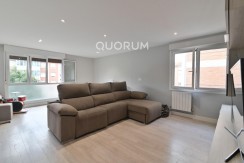 Piso Con Ascensor De 2 Habitaciones, Balcón Y Camarote En El Centro De Usansolo