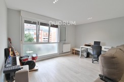 Piso Con Ascensor De 2 Habitaciones, Balcón Y Camarote En El Centro De Usansolo