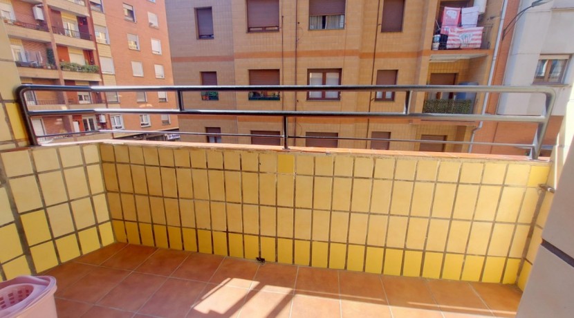 Piso De 2 Habitaciones Y Terraza En Santutxu