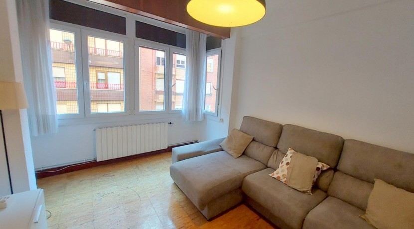 Piso De 2 Habitaciones Y Terraza En Santutxu