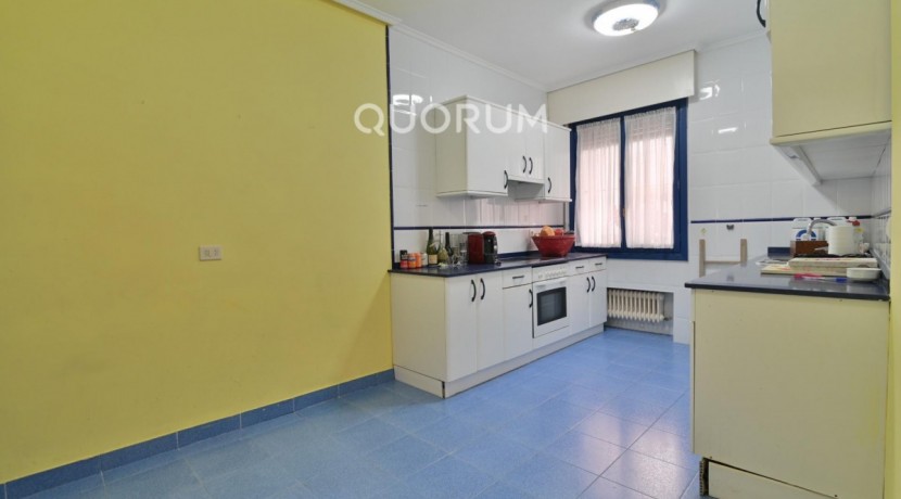 Piso de 200 m2 en Avenida Basagoiti