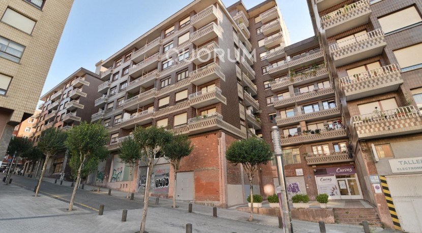 Piso De 3 Habitaciones Y 2 Baños Con Parcela De Garaje