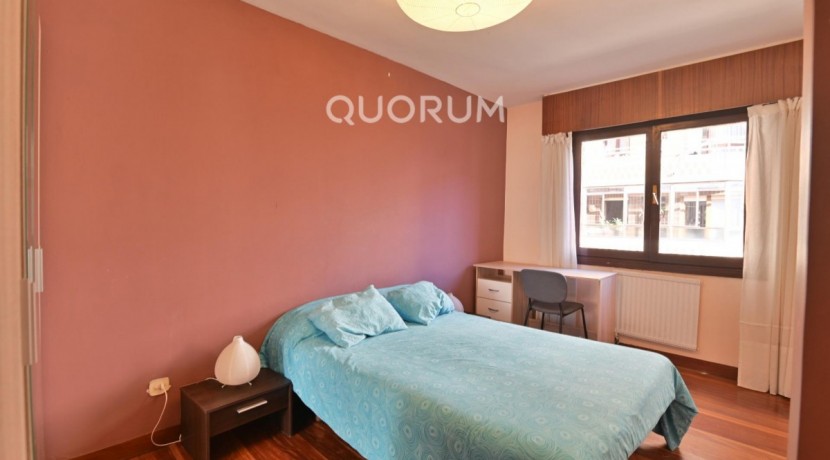 Piso De 3 Habitaciones Y 2 Baños Con Parcela De Garaje