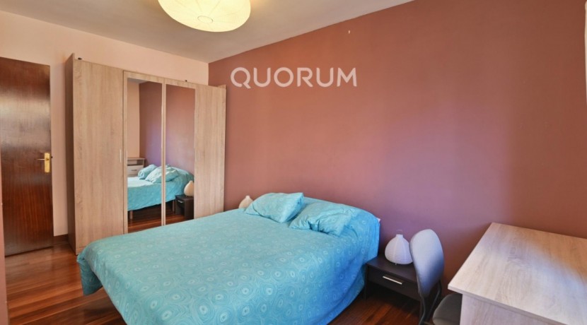 Piso De 3 Habitaciones Y 2 Baños Con Parcela De Garaje