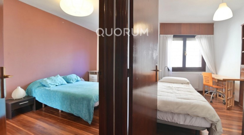 Piso De 3 Habitaciones Y 2 Baños Con Parcela De Garaje