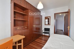 Piso De 3 Habitaciones Y 2 Baños Con Parcela De Garaje