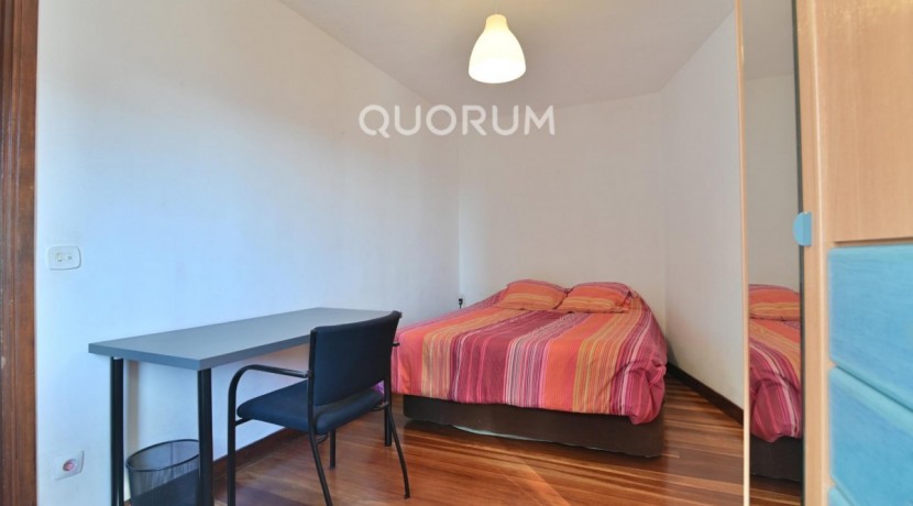 Piso De 3 Habitaciones Y 2 Baños Con Parcela De Garaje