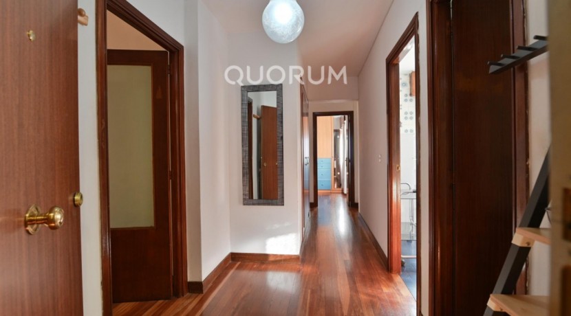 Piso De 3 Habitaciones Y 2 Baños Con Parcela De Garaje