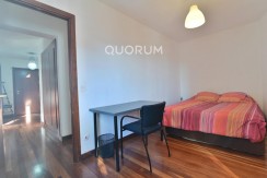 Piso De 3 Habitaciones Y 2 Baños Con Parcela De Garaje
