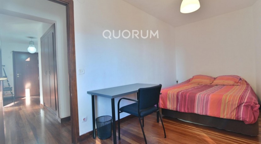 Piso De 3 Habitaciones Y 2 Baños Con Parcela De Garaje