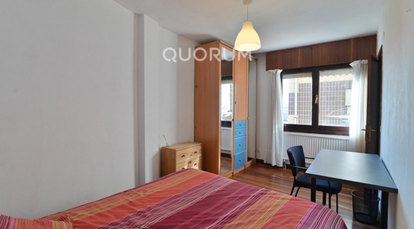 Piso De 3 Habitaciones Y 2 Baños Con Parcela De Garaje