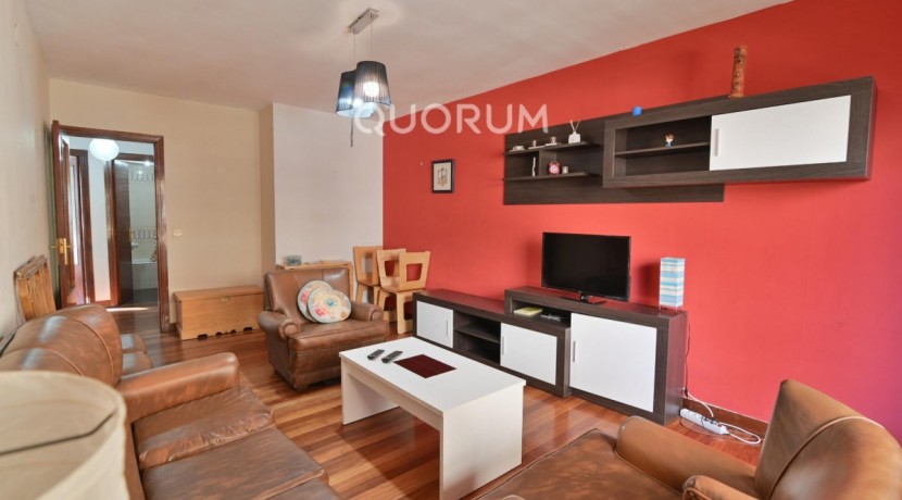 Piso De 3 Habitaciones Y 2 Baños Con Parcela De Garaje