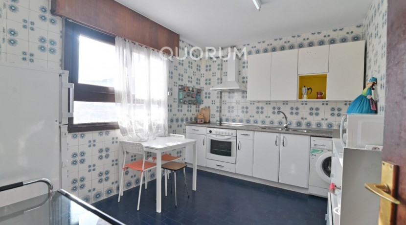 Piso De 3 Habitaciones Y 2 Baños Con Parcela De Garaje