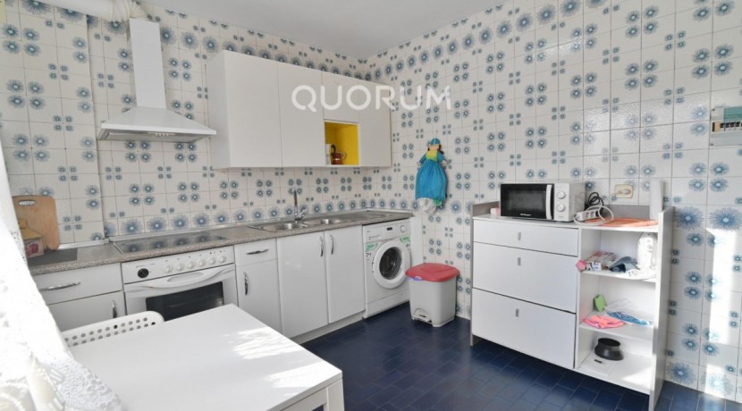 Piso De 3 Habitaciones Y 2 Baños Con Parcela De Garaje