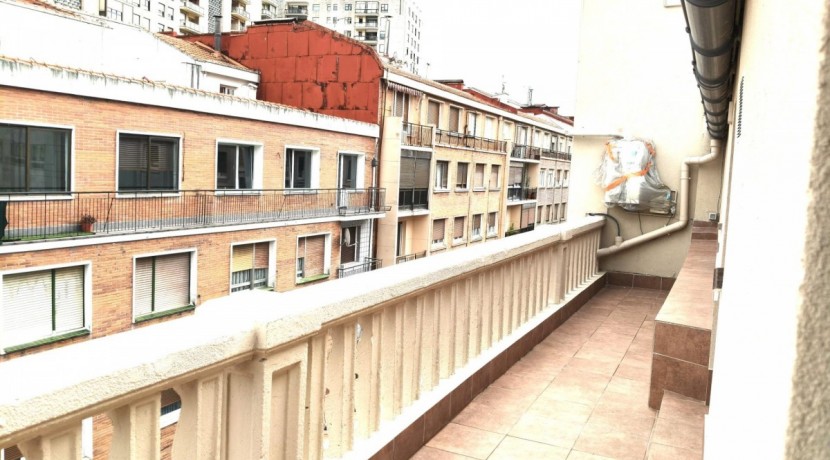 Piso en Irala con Terraza y Garaje