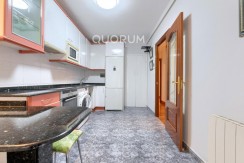 Piso En PERFECTO Estado De 2 Dormitorios Con Ascensor Cota Cero y Balcón En Zona Pozokoetxe